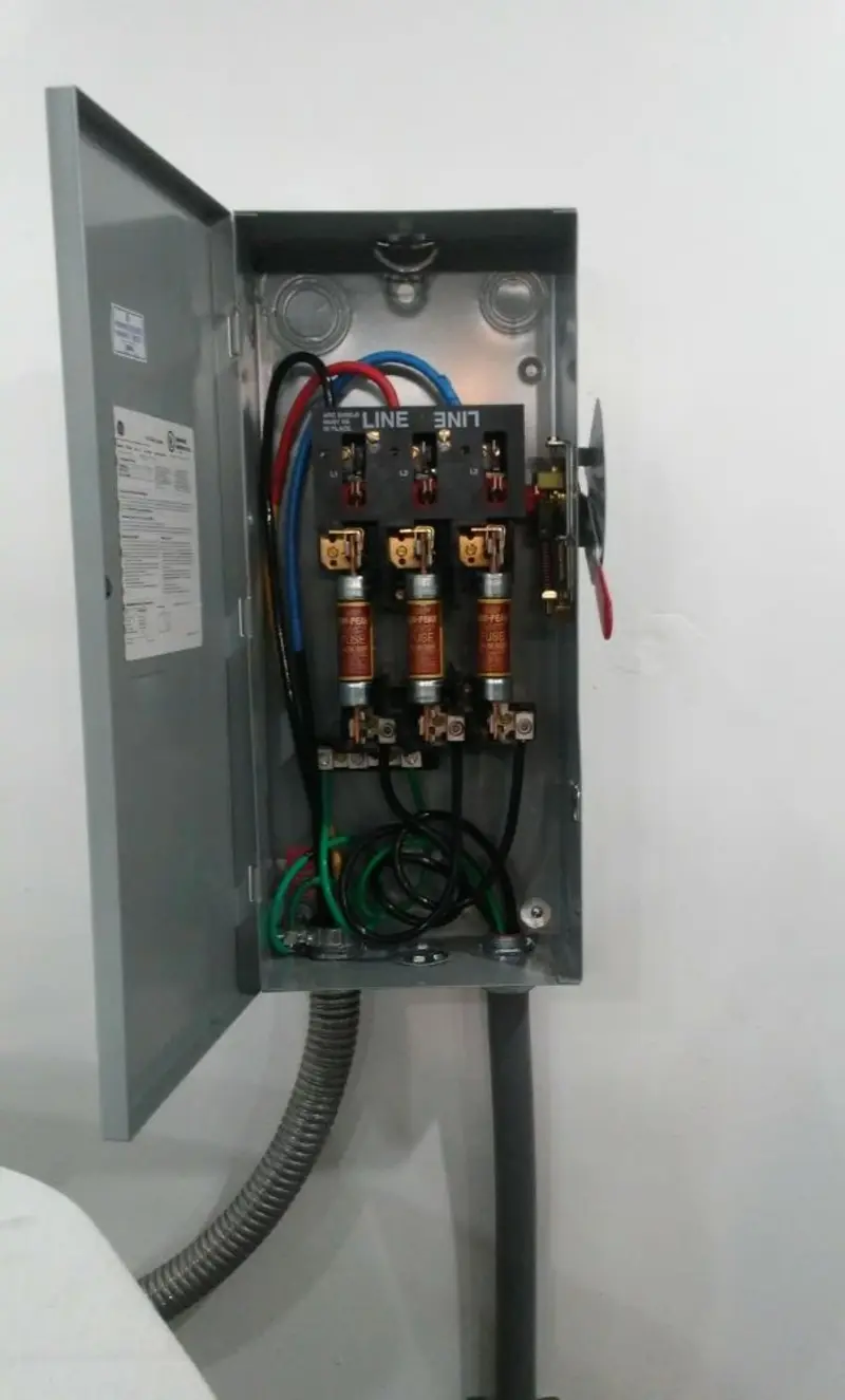 Three-phase disconnect switch installed for Smoke Detector Installation in San Diego Country Estates